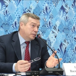 Во вторник, 25 февраля, губернатор Ростовской области Василий Голубев и два факелоносца-паралимпийца Евгений Зимин и Сергей Бурлаков презентовали маршрут донской эстафеты Паралимпийского огня