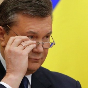 Изгнанный президент Виктор Янукович выступил с очередным обращением к украинскому народу, предложив провести референдум по самоопределению в каждом регионе страны. Отстраненный президент полагает, что только всеукраинский референдум сможет стабилизировать ситуацию в Украине