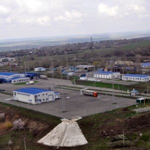 Пункт пропуска вблизи российского Донецка – Изварино – возобновил свою работу. Теперь грузы и машины, следующие из Ростовской области, могут снова беспрепятственно пересекать границу