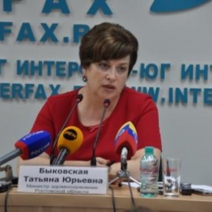 Со статусом украинских беженцев должны разбираться соответствующие структуры, а для врачей они - просто пациенты, считает министр здравоохранения Ростовской области Татьяна Быковская
