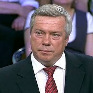 Губернатор Василий Голубев принял участие в дискуссии по поводу возобновления антитеррористической операции на юго-востоке Украины и перспектив нынешнего киевского руководства в рамках программы «Политика» на Первом канале, сообщает пресс-служба администрации региона