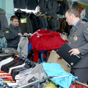 В Ростовской области одна из торговых сетей продавала контрафактную продукцию Adidas в Азове, Таганроге и Новочеркасске