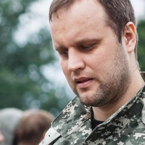 Автомобиль бывшего "народного губернатора" Донецкой области Павла Губарева попал под обстрел, сейчас пострадавший находится без сознания в одной из больниц Ростова-на-Дону