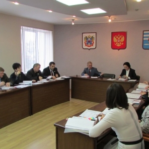 Гордума Таганрога совместно с администрацией рассмотрела проект бюджета на 2015 год. В связи с тем, что муниципальный долг города составляет более 600 млн рублей, бюджет будущего года предложено сократить на 328 млн рублей