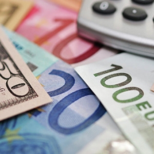 евро, доллар, обмен валюты, 100 рублей, евро 100 рублей