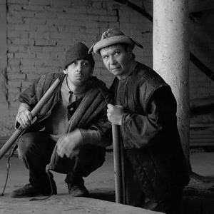 Во вторник, 3 февраля, спектаклю "Гамлет" Ростовского молодежного театра исполнится 20 лет. За эти годы спектакль был показан около 600 раз, многие артисты играют в этой постановке все эти годы без замены, а некоторые переиграли несколько ролей в этой пьесе