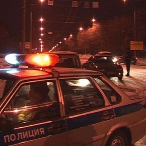 На подъезде к Ростову табельное оружие помогло остановить злоумышленников.