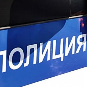 Житель Ростовской области выпрыгнул из окна третьего этажа и «приземлился» на осколки окна, в результате чего разбил себе голову и получил множественные порезы. 