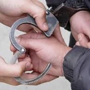 В Ростове на Донуинспектор кинологической службы УМВД России лейтенант полиции Николай Кривошеев во внеслужебное времязадержал подозреваемого в серии грабежей на территории Пролетарского района.