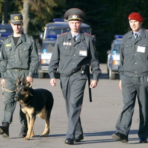 Полицейские Таганрога отыскали двух школьниц по горячим следам, всего через несколько часов после заявления об их пропаже