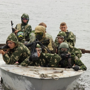 На берегу Маныча организовали полевой лагерь для казачат